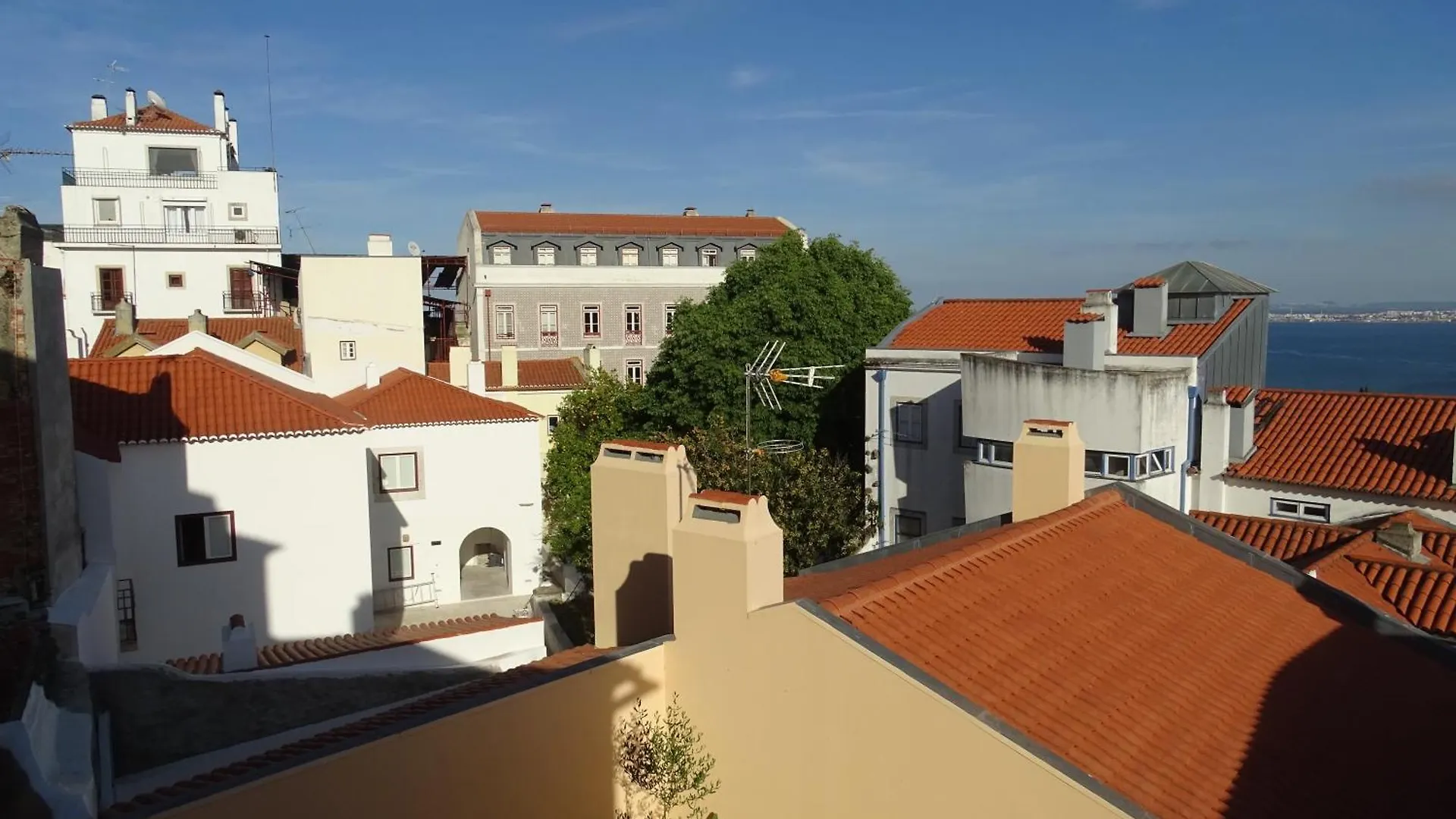 Apartments Center Castelo De Sao Jorge contacts